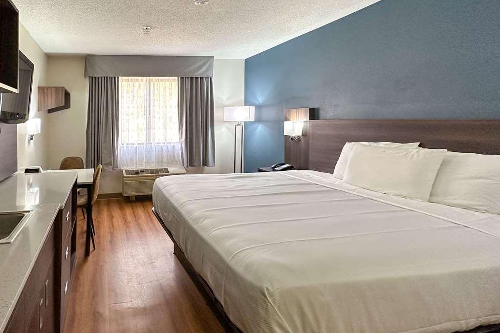 Suburban Studios Lavale - Cumberland La Vale Room photo